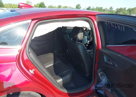 2018 Chevrolet Malibu Lt z USA, uszkodzony, nr VIN 1G1ZD5ST4JF262546